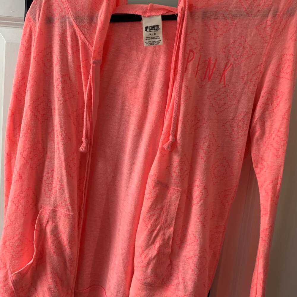VS zip up